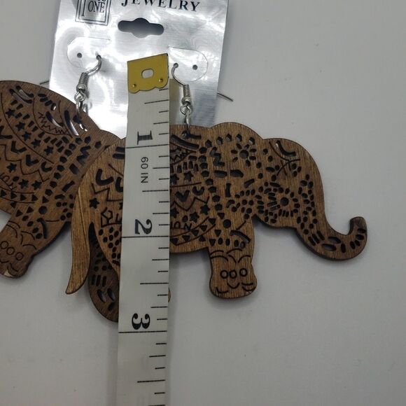 Brown wood elephant boho style hand carved Earrings - Picture 4 of 5